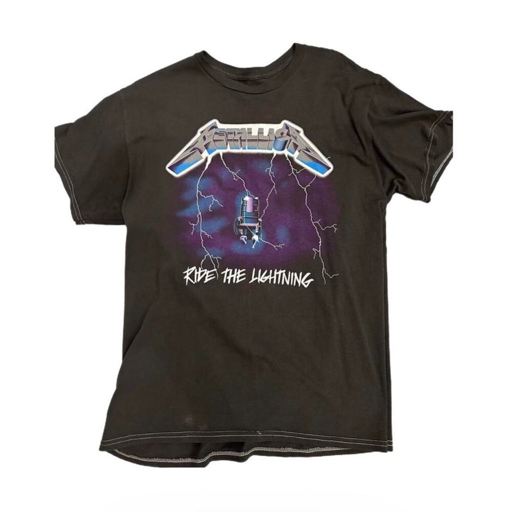 Metallica Men's Black and Grey T-shirt